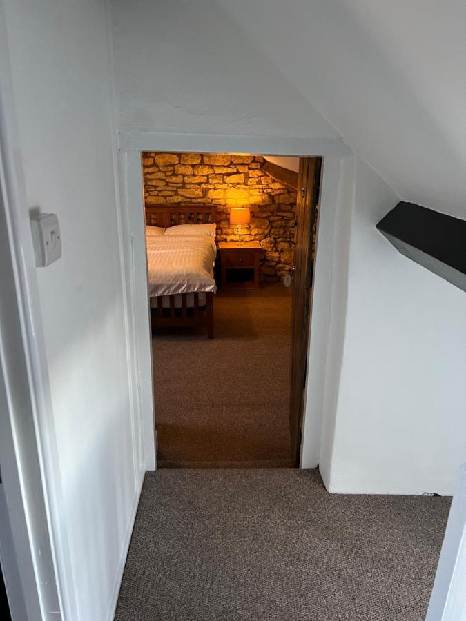 Siam Cottage Guesthouse Over 300 Years Old With Thai Restaurant Moreton-in-Marsh 외부 사진