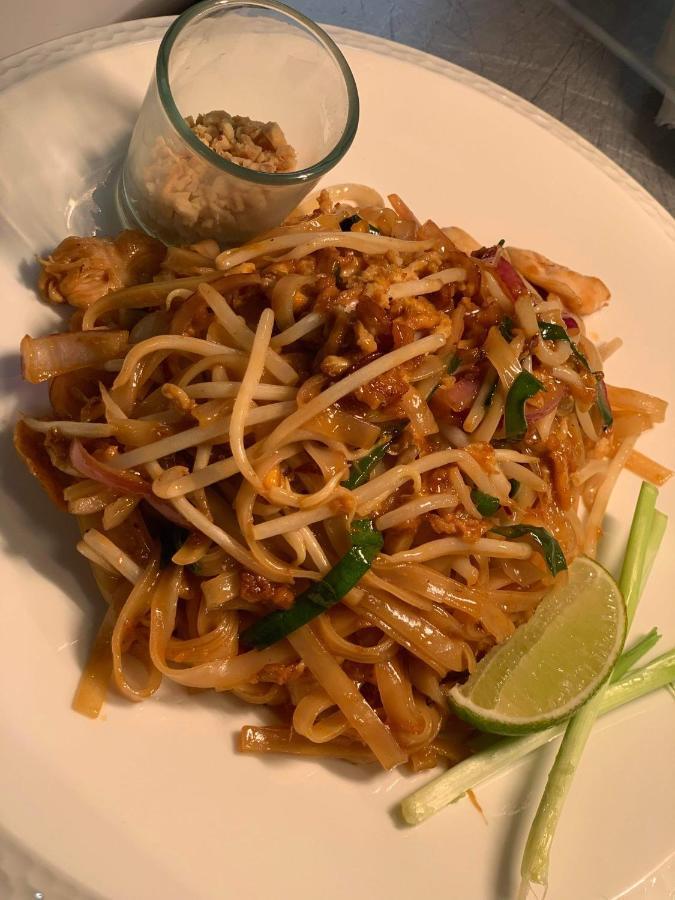 Siam Cottage Guesthouse Over 300 Years Old With Thai Restaurant Moreton-in-Marsh 외부 사진
