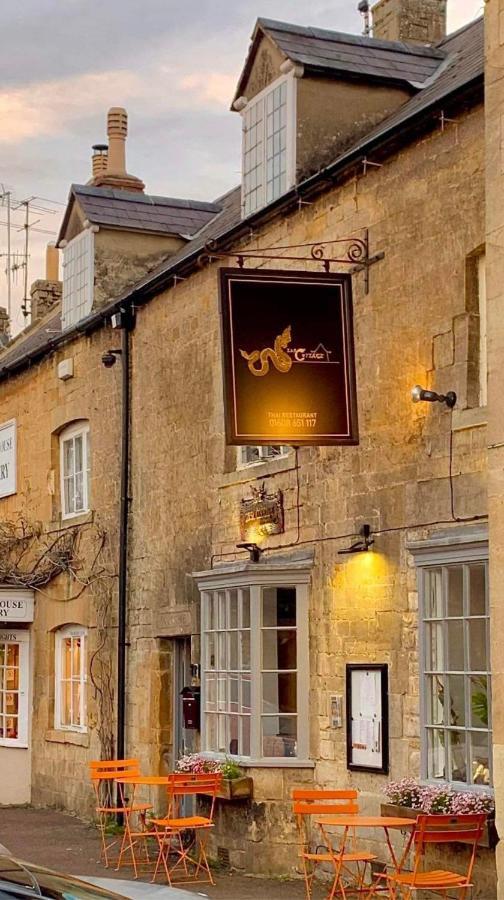 Siam Cottage Guesthouse Over 300 Years Old With Thai Restaurant Moreton-in-Marsh 외부 사진
