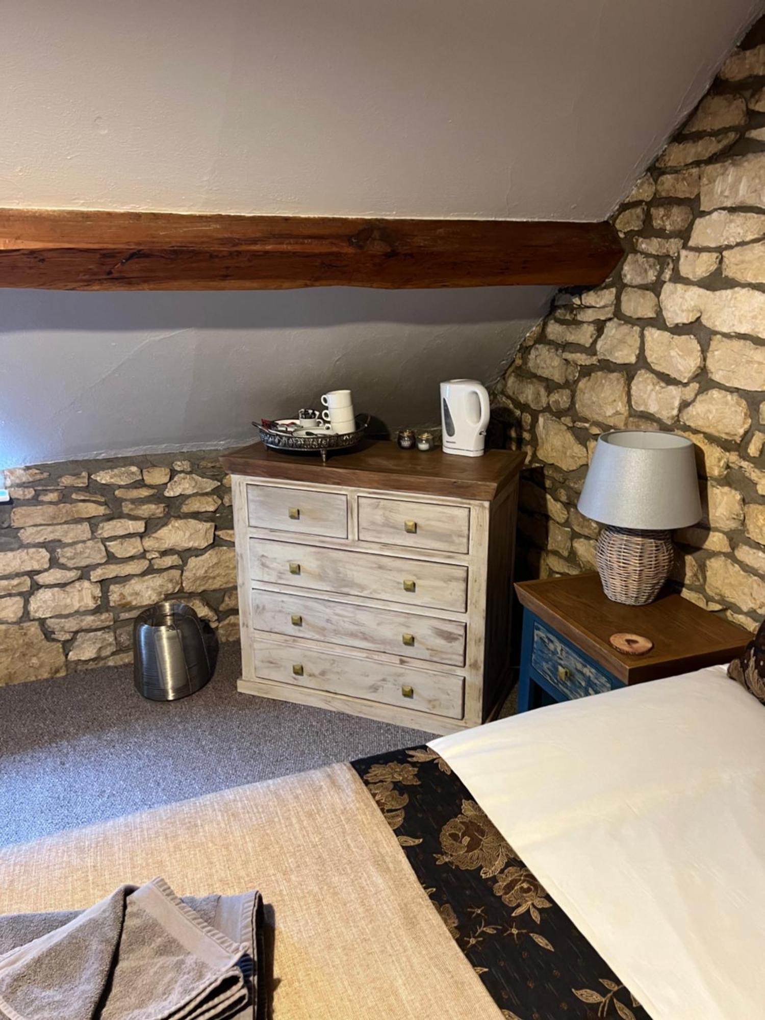 Siam Cottage Guesthouse Over 300 Years Old With Thai Restaurant Moreton-in-Marsh 외부 사진
