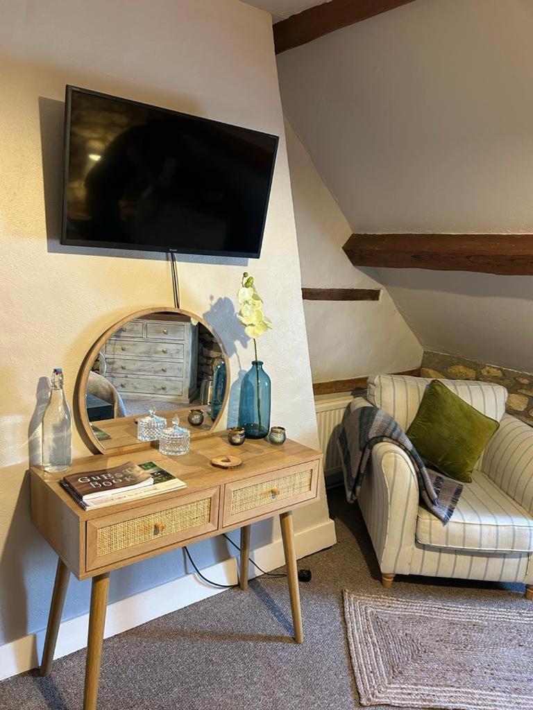 Siam Cottage Guesthouse Over 300 Years Old With Thai Restaurant Moreton-in-Marsh 외부 사진