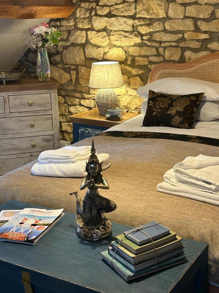 Siam Cottage Guesthouse Over 300 Years Old With Thai Restaurant Moreton-in-Marsh 외부 사진
