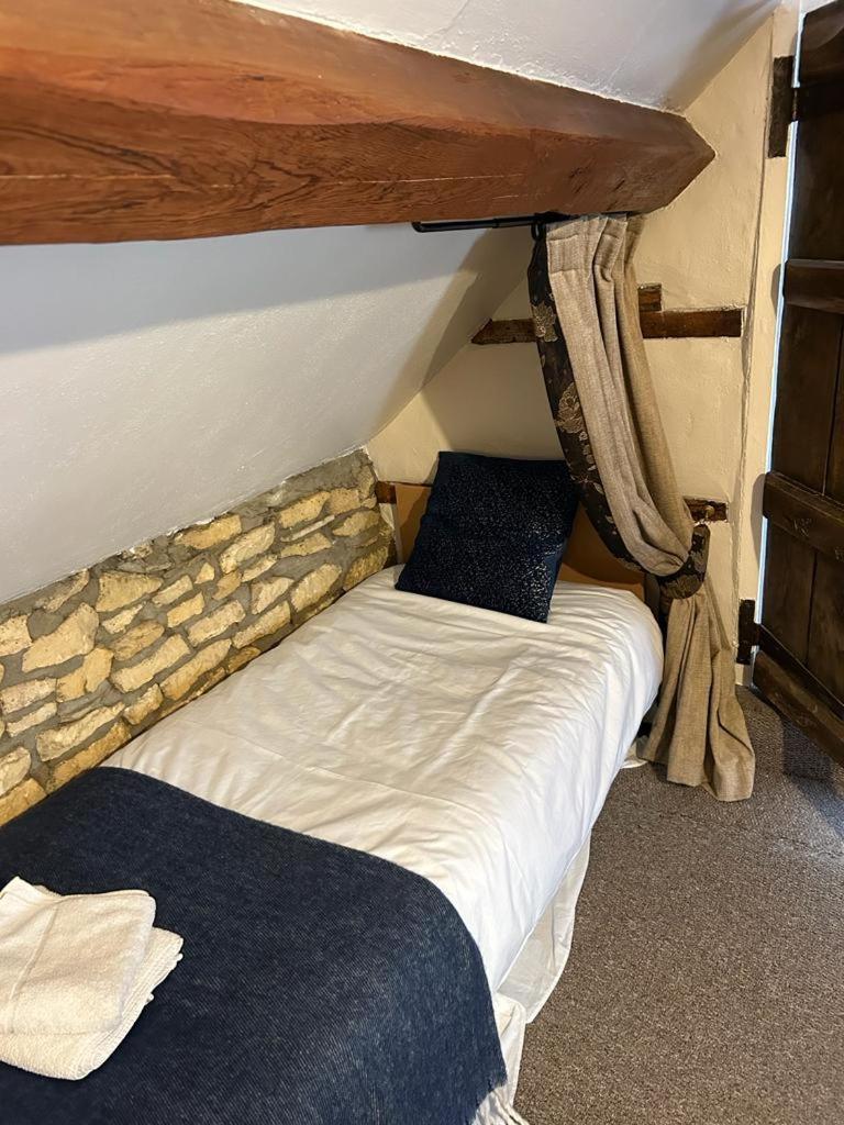 Siam Cottage Guesthouse Over 300 Years Old With Thai Restaurant Moreton-in-Marsh 외부 사진